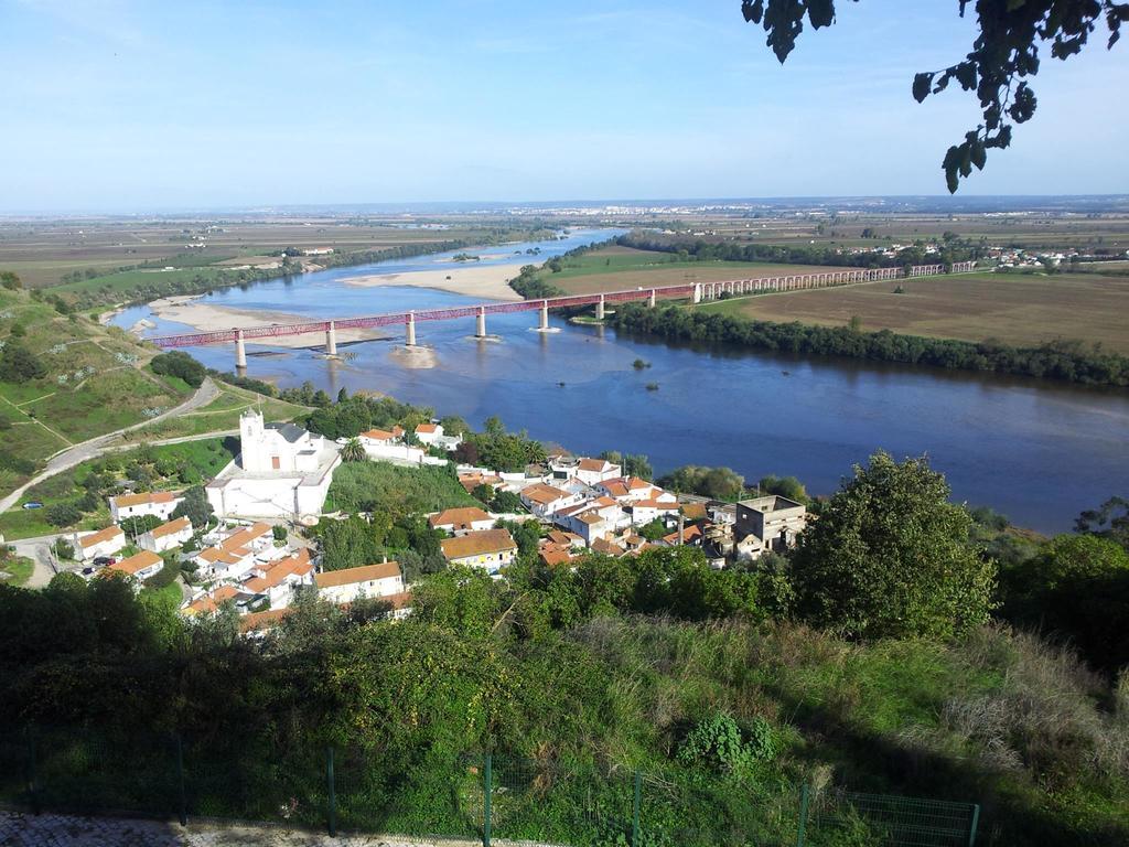 ホテル Tagus Host - 40308Al- 44211Al Santarém エクステリア 写真