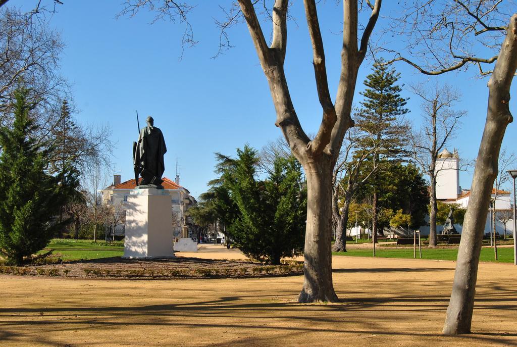 ホテル Tagus Host - 40308Al- 44211Al Santarém エクステリア 写真