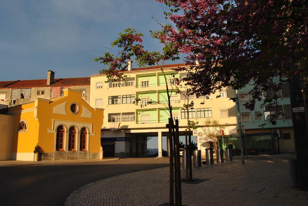 ホテル Tagus Host - 40308Al- 44211Al Santarém エクステリア 写真